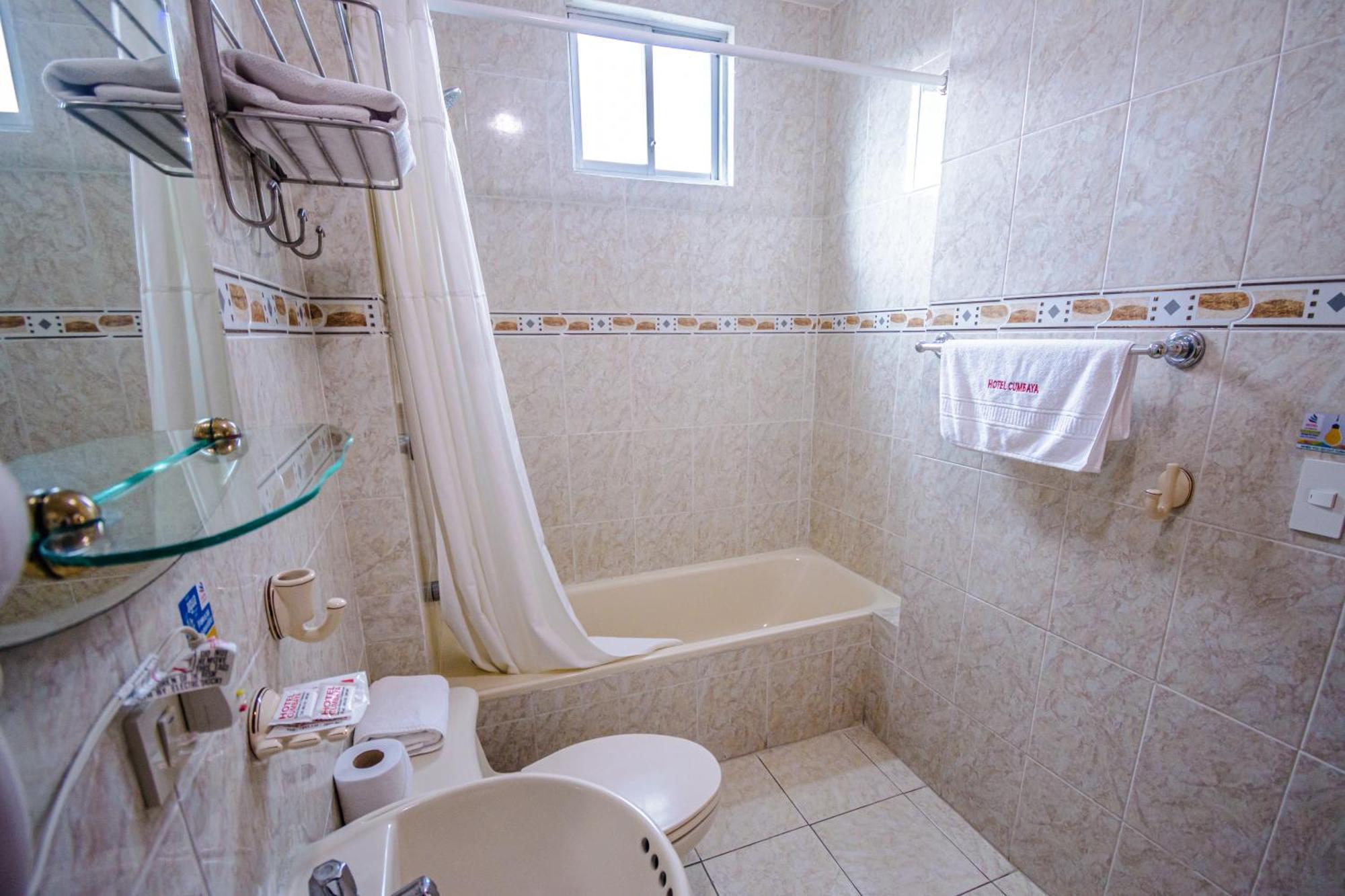 Hotel Cumbaya Sanvy Quito Kamer foto